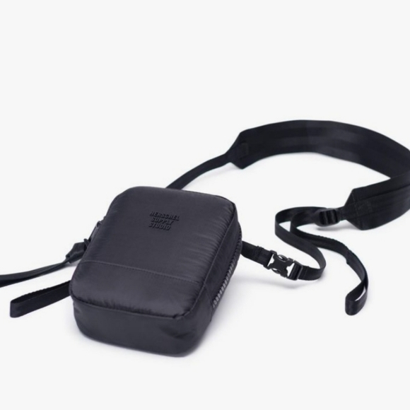 HS8 Crossbody | Studio - Picture 4 of 11